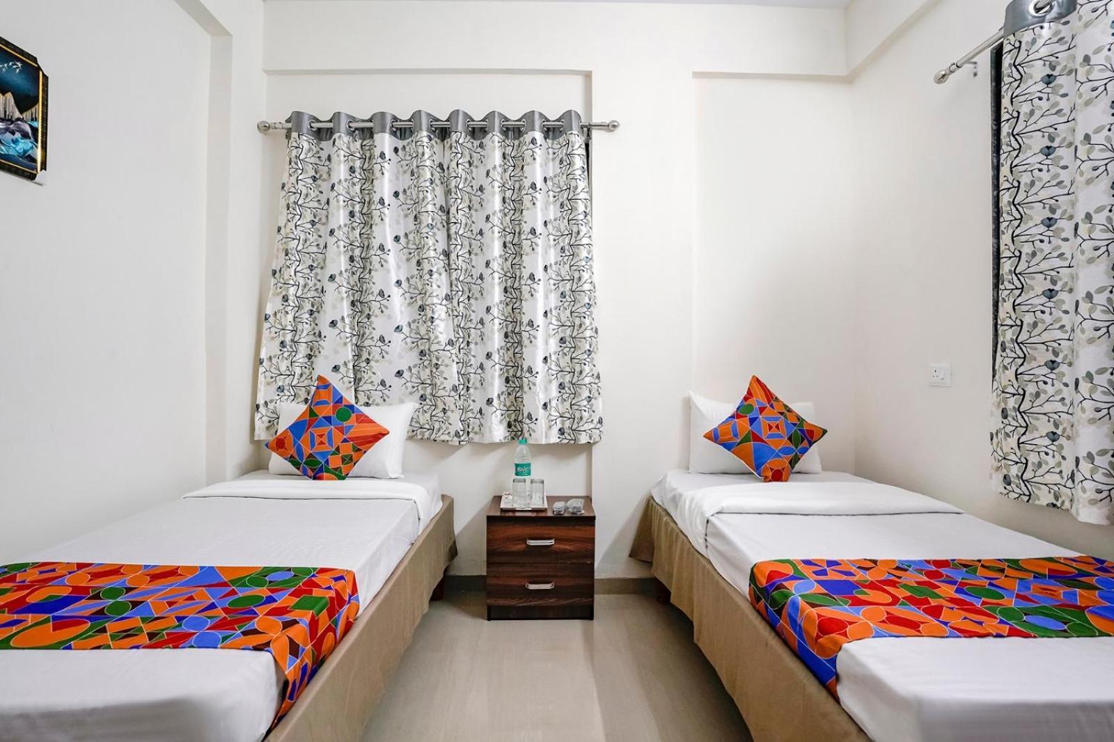 Hotel Comfort Caves Nashik Bagian luar foto